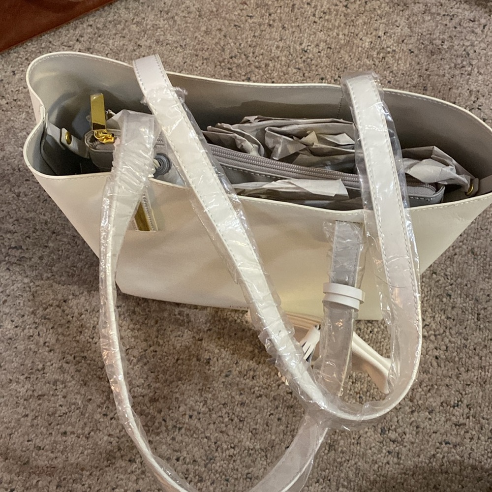 NEW! Joy & Iman White Tote - Picture 9 of 16